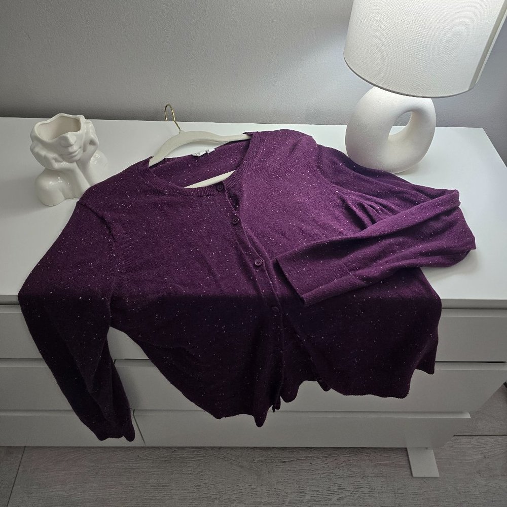 Gap sweater